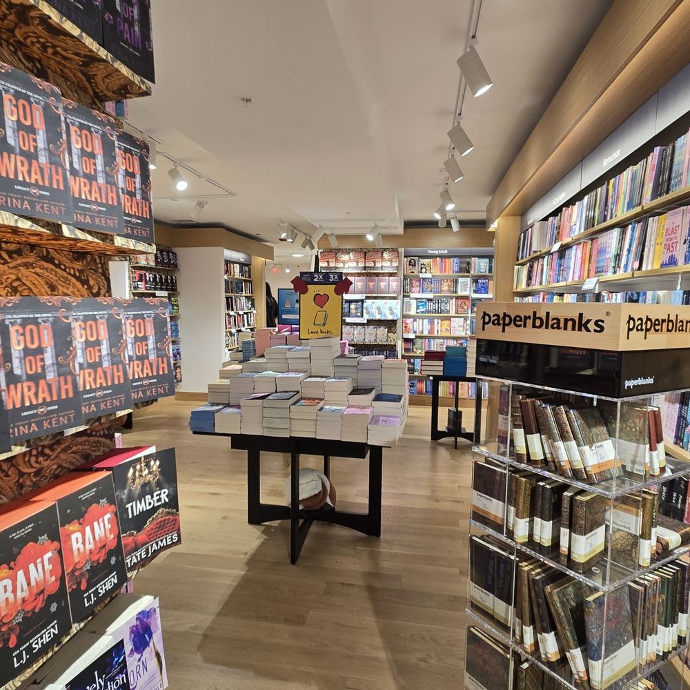 TOP 10 BEST Newspapers & Magazines in Beverly Hills, CA - Updated 2025 -  Yelp