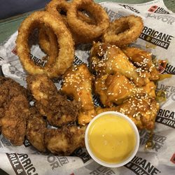 Hurricane Grill & Wings - Wings & Tenders Combo