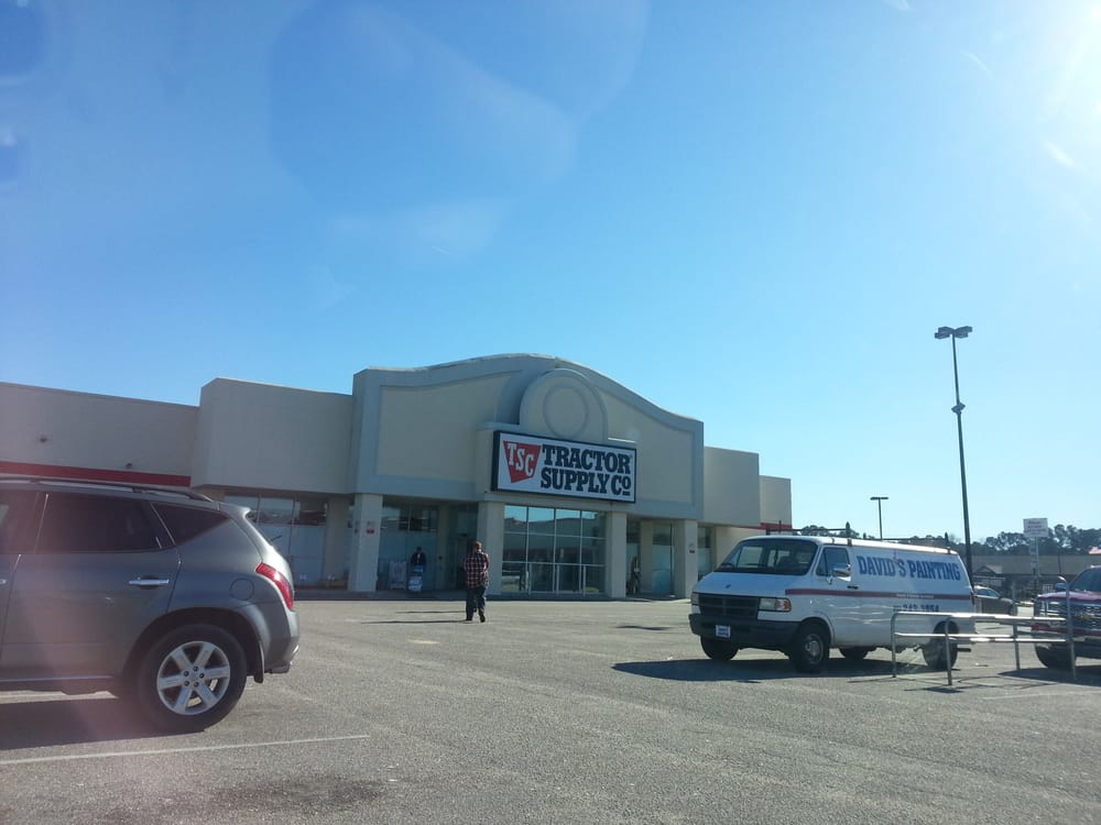 Tractor Supply Image
