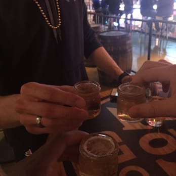 Tinsel Tavern - Sports Bars Near Me - St. Louis, Missouri