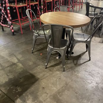 MOD Pizza - Inside table area - Pizza Near Me - Valencia, California MOD Pizza - Inside table area - Pizza Near Me - Valencia, California