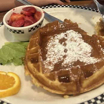 Black Bear Diner Twin Falls - Strawberry waffle with the strawberries on the side - Diners Near Me - Twin Falls, Idaho Black Bear Diner Twin Falls - Strawberry waffle with the strawberries on the side - Diners Near Me - Twin Falls, Idaho