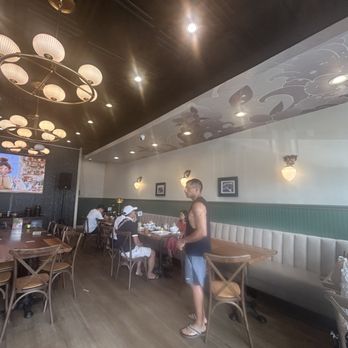 Petit Saigon Corner - Interior 9/27/26 - Vietnamese Near Me - Westminster, California