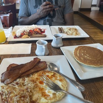 Rise n Dine - **Rise N Dine Pancakes (4) and rise and **Rise N Dine Crepes - American Near Me - Wheeling, Illinois