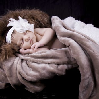 Drew Anderson Photography - Newborn photo shot by Drew Anderson - Session Photography Near Me Drew Anderson Photography - Newborn photo shot by Drew Anderson - Session Photography Near Me