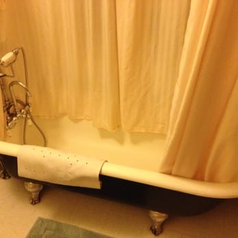 Bluebird Guesthouse - Great sized soaking tub! Just make sure you get hot water! - Guest Houses Near Me - Portland, Oregon