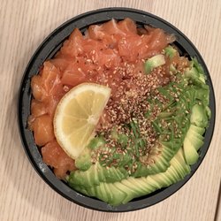 Ichiban Sushi - C5 chirachi tartare saumon avocat (C5 salmon avocado chirachi)