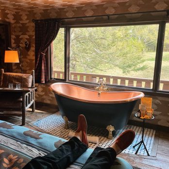 Urban Cowboy Lodge - Beautiful room in alpine house - Bed & Breakfast Near Me - Big Indian, New York