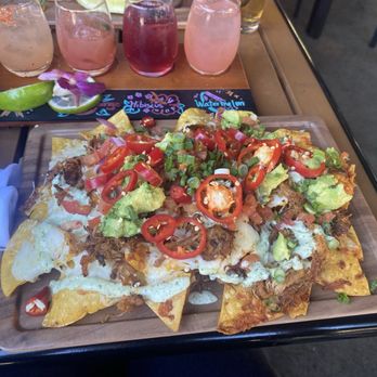 Finneys Crafthouse - Porter Ranch - Stale chewy greasy nachos gross - New American Near Me - Porter Ranch, California