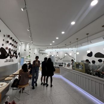 Chicha San Chen - inside of boba shop - Bubble Tea Near Me - New York, New York Chicha San Chen - inside of boba shop - Bubble Tea Near Me - New York, New York