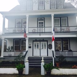 Lost Bayou Guesthouse Bed & Breakfast - Front entrance