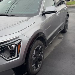 Avis Rent A Car - Rental EV Kia Niro
