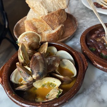 Malagon - 17 dollar clams - Spanish Near Me - Charleston, South Carolina