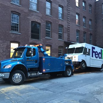 Henry's Towing Service - Medium truck towing - Towing Near Me - Framingham, Massachusetts
