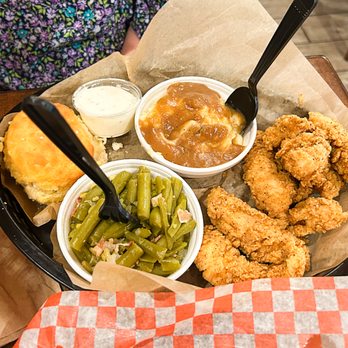 Mama's Chicken Kitchen - Chicken tenders, green beans, mashed potatoes and biscuit. - Chicken Wings Near Me - Gatlinburg, Tennessee Mama's Chicken Kitchen - Chicken tenders, green beans, mashed potatoes and biscuit. - Chicken Wings Near Me - Gatlinburg, Tennessee