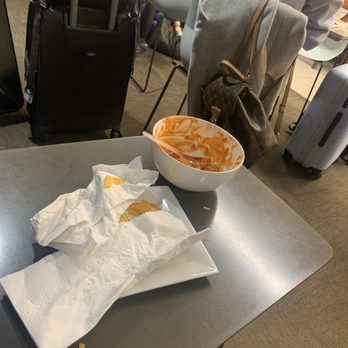 Wingtips Lounge - Airport Lounges Near Me - St. Louis, Missouri Wingtips Lounge - Airport Lounges Near Me - St. Louis, Missouri