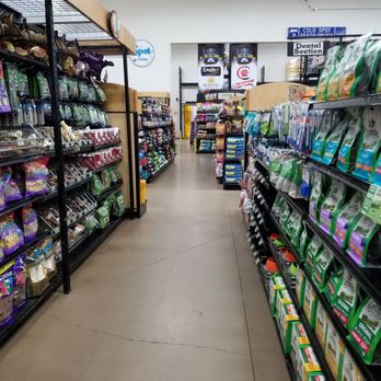Cold Spot Feeds - This place is huge - Pet Stores Near Me - Fairbanks, Alaska