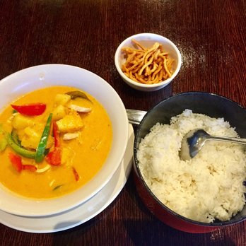 Diho Siam - Pineapple Curry with Chicken - Chinese Near Me - Lake Forest, California Diho Siam - Pineapple Curry with Chicken - Chinese Near Me - Lake Forest, California