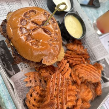 Tapoco Tavern - Down south burger and sweet potato fries - Resorts Near Me - Robbinsville, North Carolina Tapoco Tavern - Down south burger and sweet potato fries - Resorts Near Me - Robbinsville, North Carolina