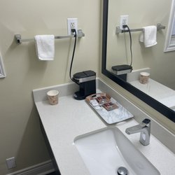 Rainbow Inn - 'Kitchen area' with sink and coffee maker