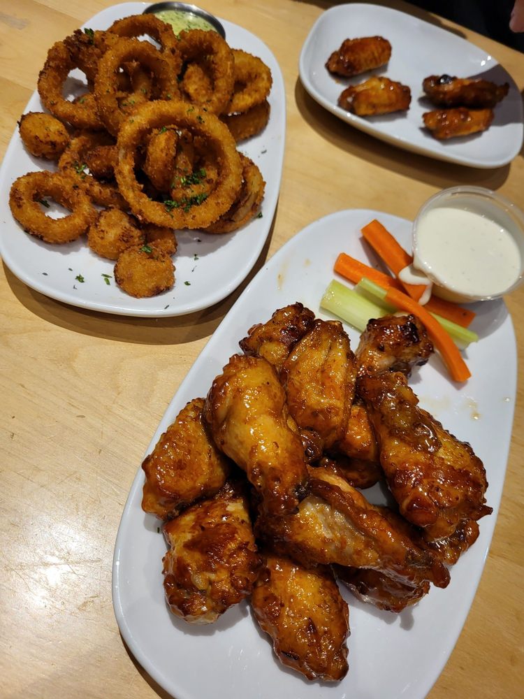 Boston Pizza Logo
