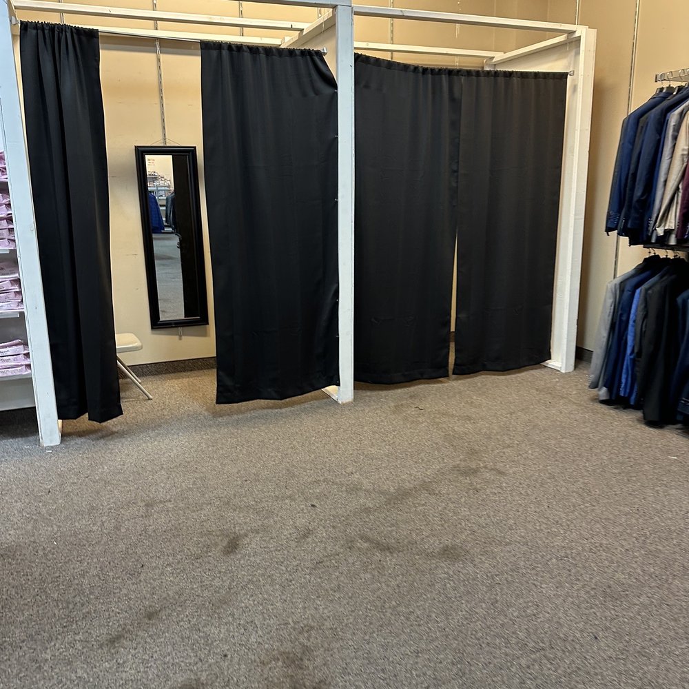 Suit Outlet - Dressing room 11.26.22 - Men's Clothing Near Me - Cypress, Texas Suit Outlet - Dressing room 11.26.22 - Men's Clothing Near Me - Cypress, Texas