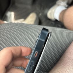 Apple Repair Center - iPhone 13