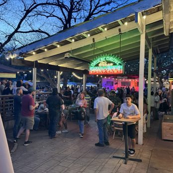 Gruene Grove - Packed house - Bars Near Me - New Braunfels, Texas