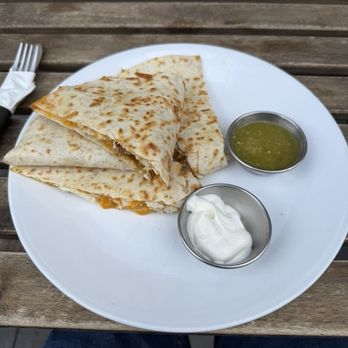 Fresh Salt - Chicken Quesadilla - Bars Near Me - New York, New York