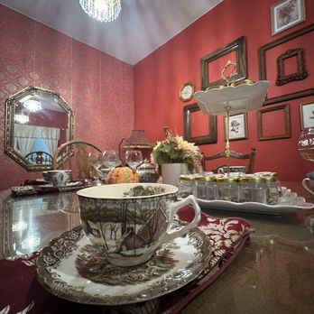 Nana’s - England Room - Tea Rooms Near Me - Klamath Falls, Oregon