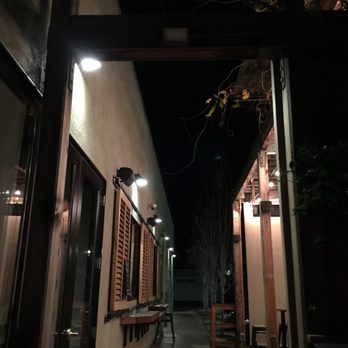 Johnston's Saltbox - Outdoor patio - New American Near Me - San Carlos, California Johnston's Saltbox - Outdoor patio - New American Near Me - San Carlos, California