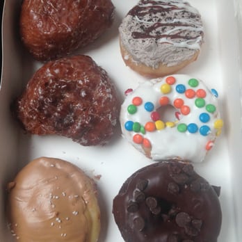 Beiler's Bakery - Half a dozen doughnuts to go (well, 2 fritters and 4 doughnuts!) - Bakeries Near Me - Philadelphia, Pennsylvania
