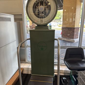 Publix - In case you wanna weigh yourself before you buy food? - Grocery Near Me - Jacksonville, Florida
