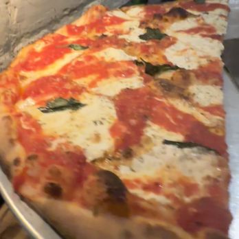 Juliana's - Margherita Pizza - Pizza Near Me - Brooklyn, New York