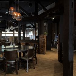 Hunan Springs Chinese Restaurant - Interior.