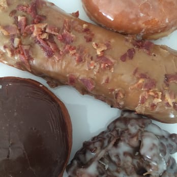 Dee's Donuts - Donuts Near Me - Las Vegas, Nevada Dee's Donuts - Donuts Near Me - Las Vegas, Nevada