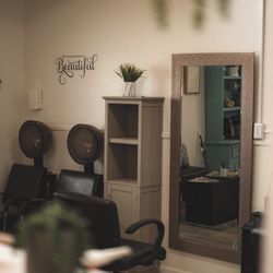 Cut Loose Hair & Nail Studio