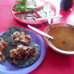 Barbacoa de Borrego Santa Dora - Barbacoa de Borrego, Consomé y Gorditas de Masa Negra