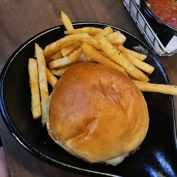 30hop - Kids cheeseburger - Breakfast & Brunch Near Me - OMAHA N, Nebraska