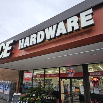 Cedar Plaza Ace Hardware - Hardware Stores Near Me - Mountlake Terrace, Washington