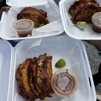Vibes Brews - Jenny With the Pot - Birria Taco - Breweries Near Me - Lauderhill, Florida Vibes Brews - Jenny With the Pot - Birria Taco - Breweries Near Me - Lauderhill, Florida