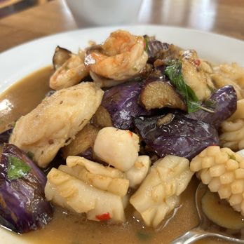 Archi's Thai Kitchen - Eggplant with garlic and basil, Seafood combo - Thai Near Me - Las Vegas, Nevada