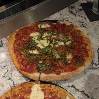 Mootz Pizzeria + Bar - 10" Bee Sting - Pizza Near Me - Detroit, Michigan