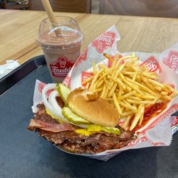 Freddy's Frozen Custard & Steakburgers