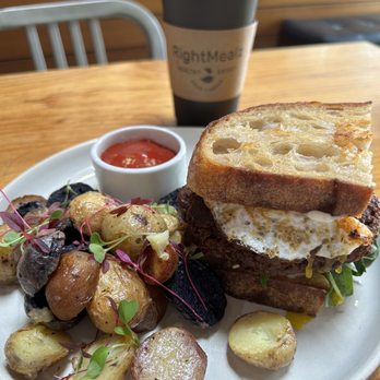 RightMealz Healthy Eatery - Breakfast burger and latte - Cafes Near Me - Long Beach, California RightMealz Healthy Eatery - Breakfast burger and latte - Cafes Near Me - Long Beach, California