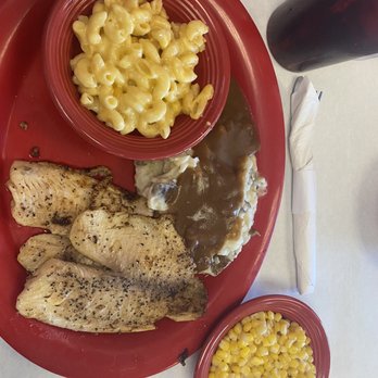 Hippo Cafe - Grilled lemon pepper tilapia with corn, macaroni and cheese, mashed potatoes with brown gravy - American Near Me - Hutto, Texas Hippo Cafe - Grilled lemon pepper tilapia with corn, macaroni and cheese, mashed potatoes with brown gravy - American Near Me - Hutto, Texas