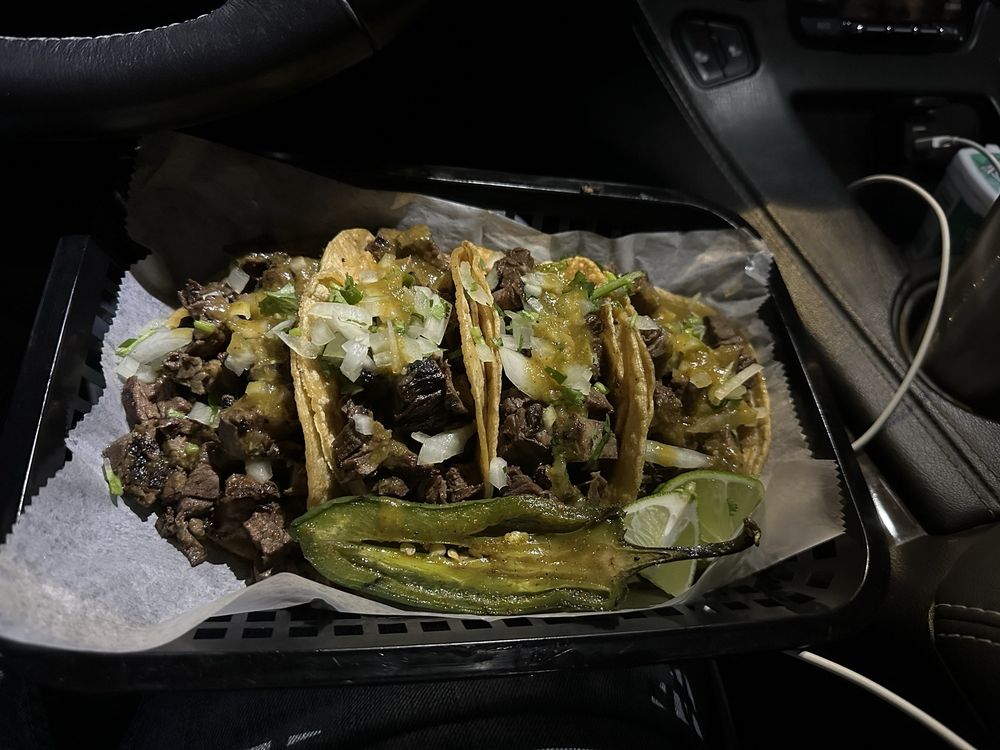 De Luna Taco Grill Logo