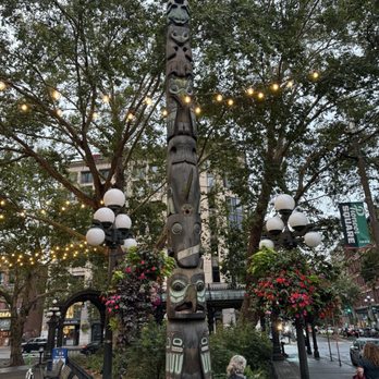 Beneath the Streets - The totem pole that sits proudly in Pioneer Square, stolen from a native American tribe - Historical Tours Near Me - Seattle, Washington Beneath the Streets - The totem pole that sits proudly in Pioneer Square, stolen from a native American tribe - Historical Tours Near Me - Seattle, Washington