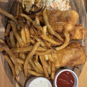 Kitchen Social - Fish & chips - Cocktail Bars Near Me - Columbus, Ohio Kitchen Social - Fish & chips - Cocktail Bars Near Me - Columbus, Ohio