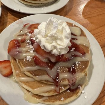 Flapjack's Pancake Cabin - Strawberry Pancakes - Breakfast & Brunch Near Me - Pigeon Forge, Tennessee